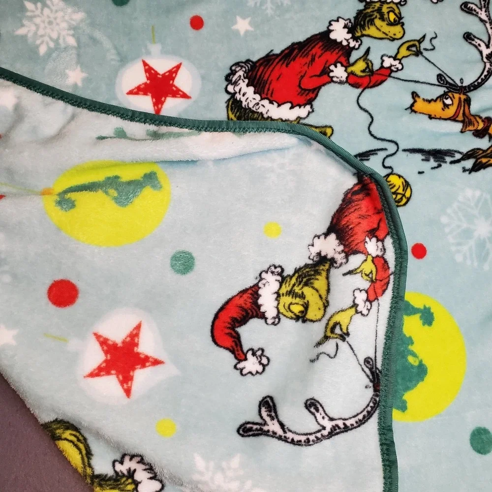 The Grinch Plush Throw Blue Blanket‎ Christmas Holiday Max Dog Stars 38x48